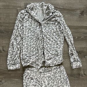 Like new modal long pj set VS